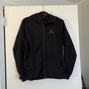 Arc’teryx Women’s Atom LT Medium Black Jacket Like New